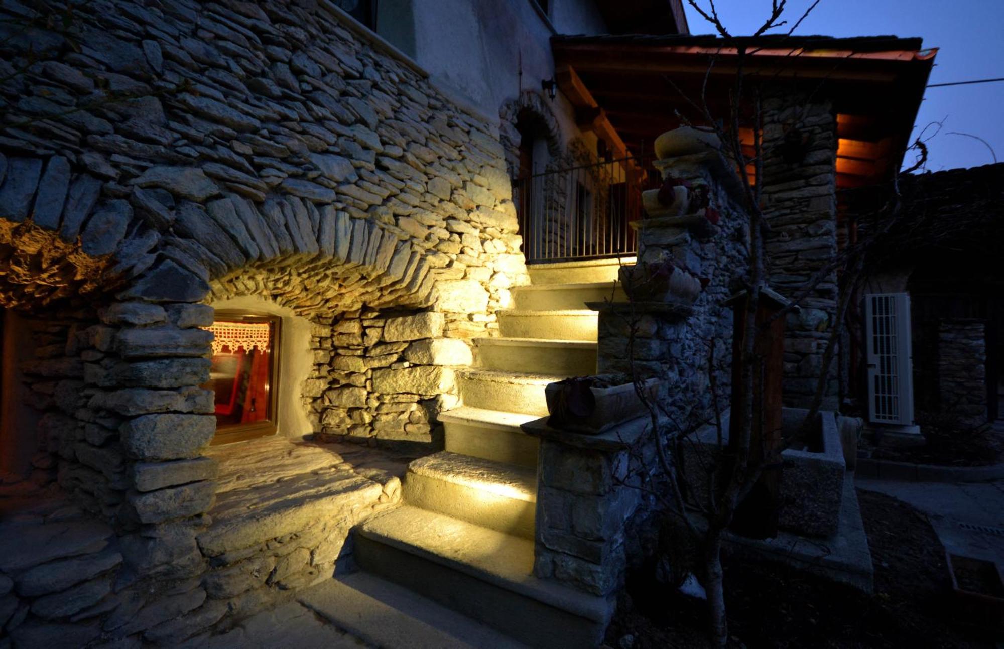 Maison Du-Noyer Chambres Et Tables D'Hotes Aosta Exterior photo